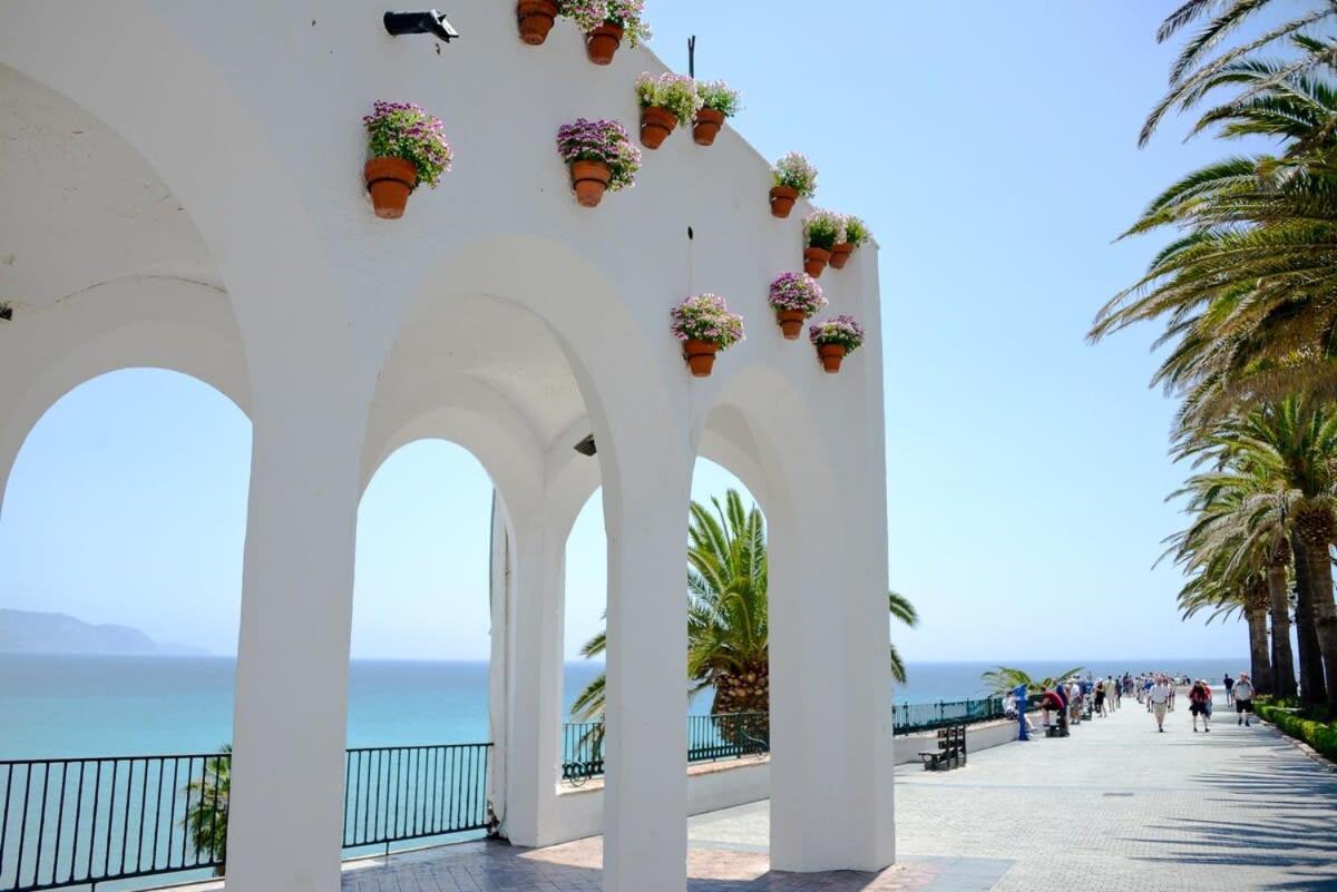 Apts Burriana Nerja Buitenkant foto